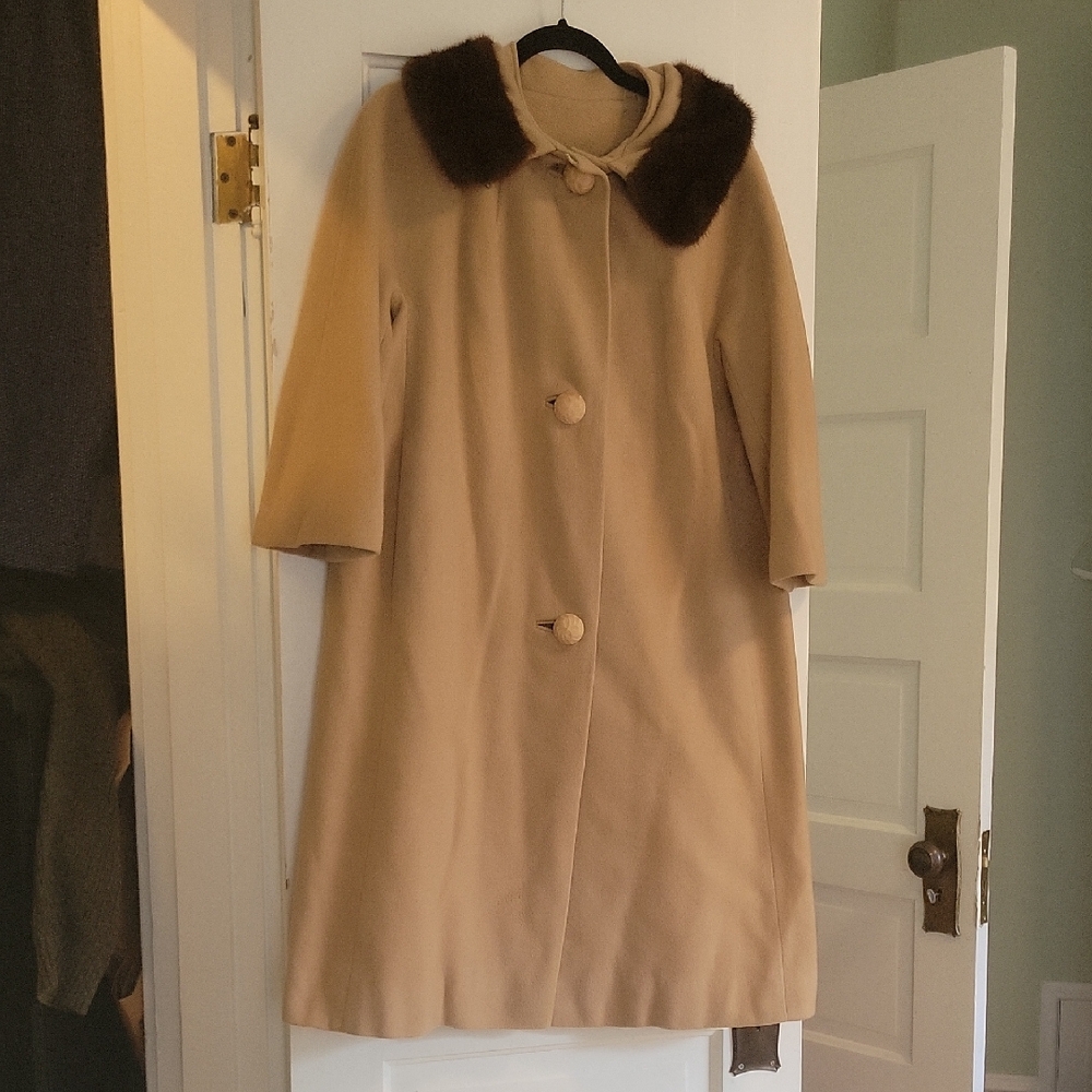 Vintage 50s 60s Union Made Tan Camel Cashmere with Fur Collar